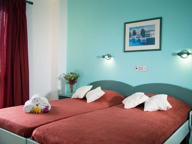 Theoni Apartments ماليا المظهر الخارجي الصورة