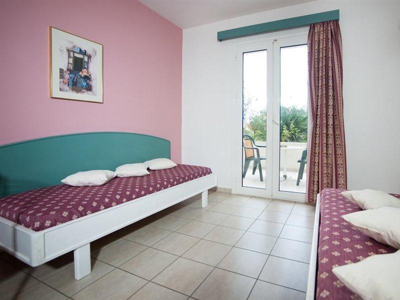 Theoni Apartments ماليا المظهر الخارجي الصورة