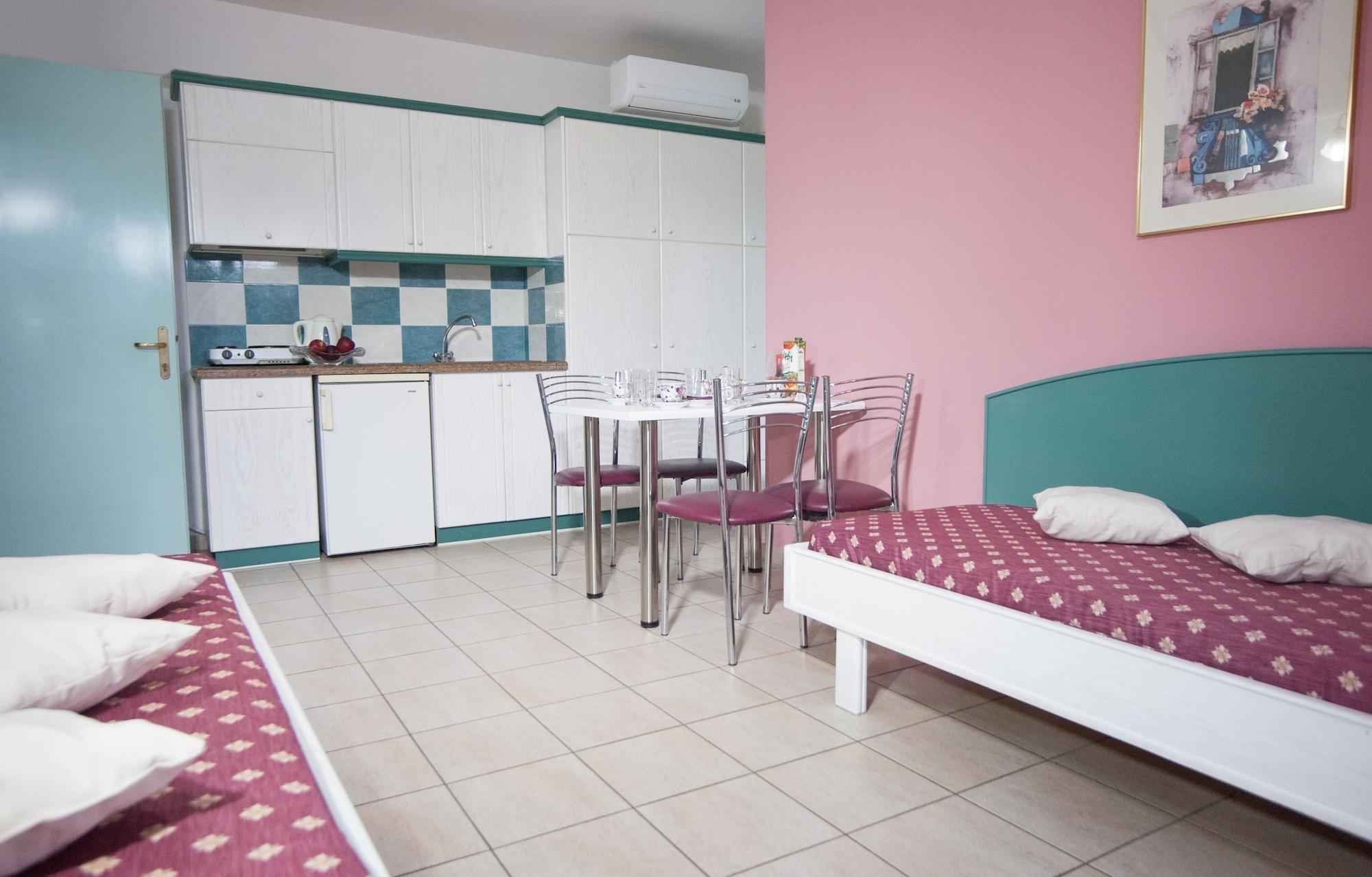 Theoni Apartments ماليا المظهر الخارجي الصورة