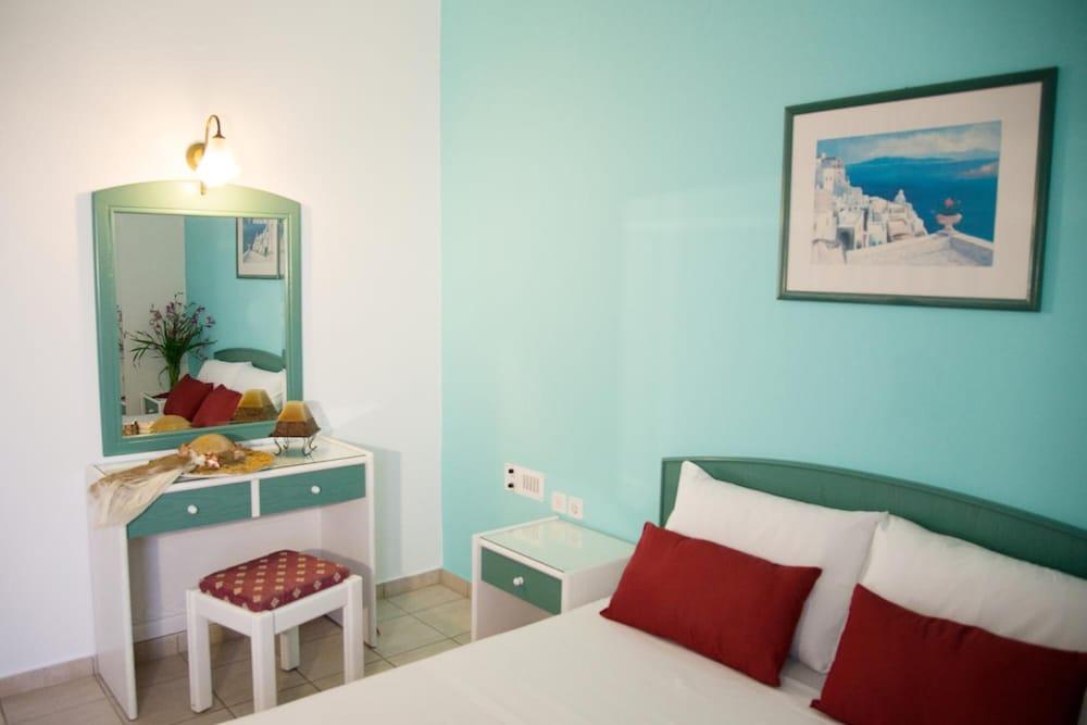 Theoni Apartments ماليا المظهر الخارجي الصورة