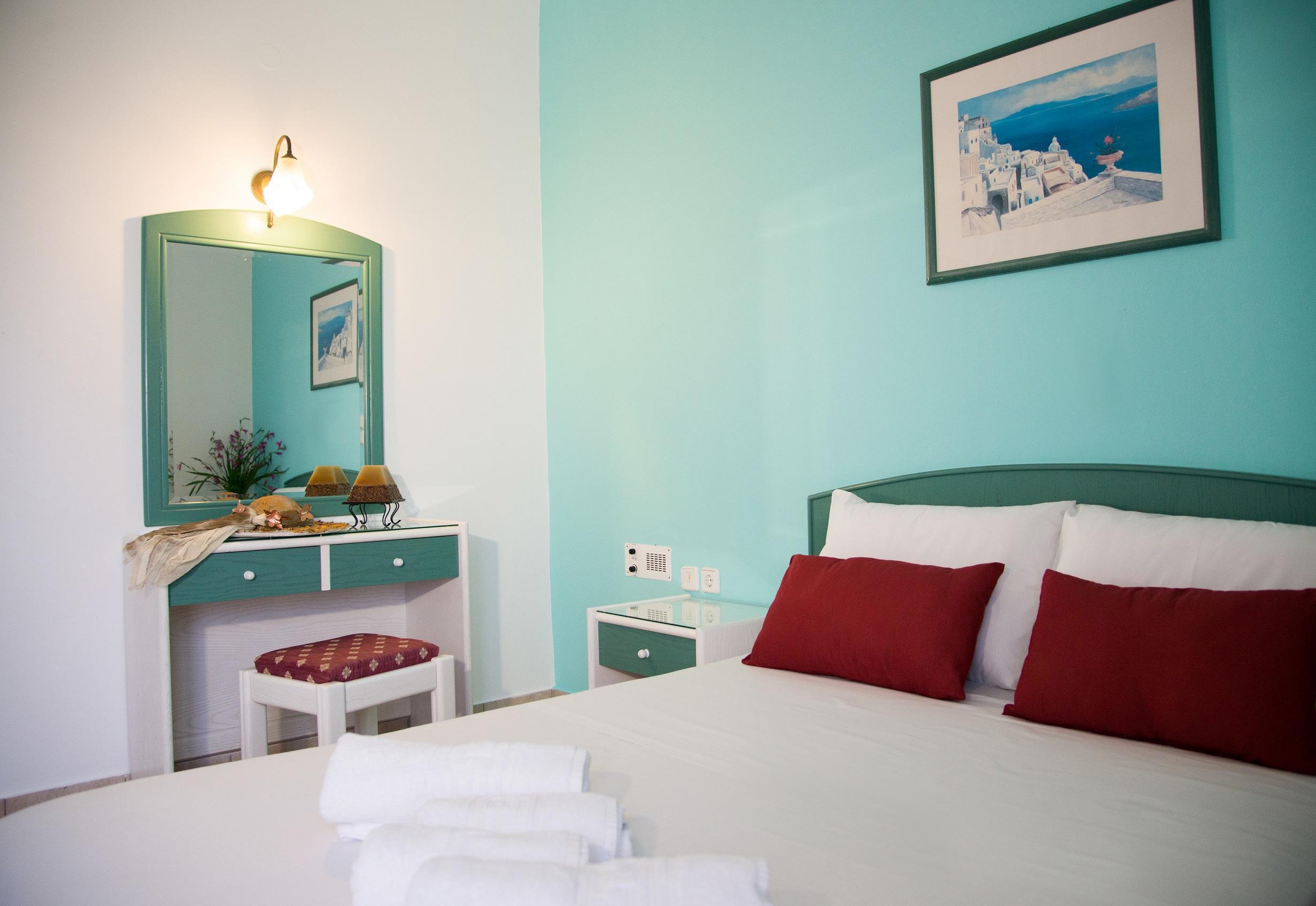 Theoni Apartments ماليا المظهر الخارجي الصورة