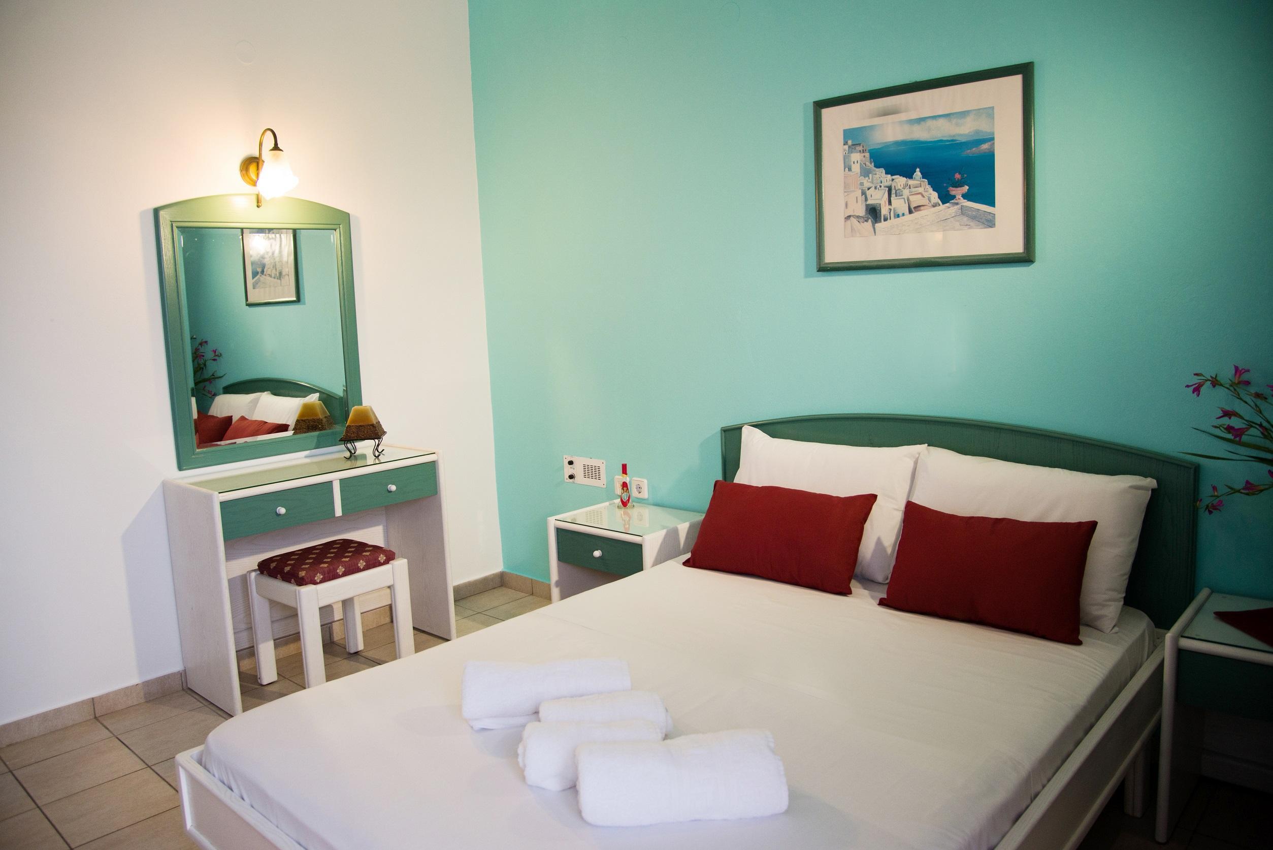 Theoni Apartments ماليا المظهر الخارجي الصورة