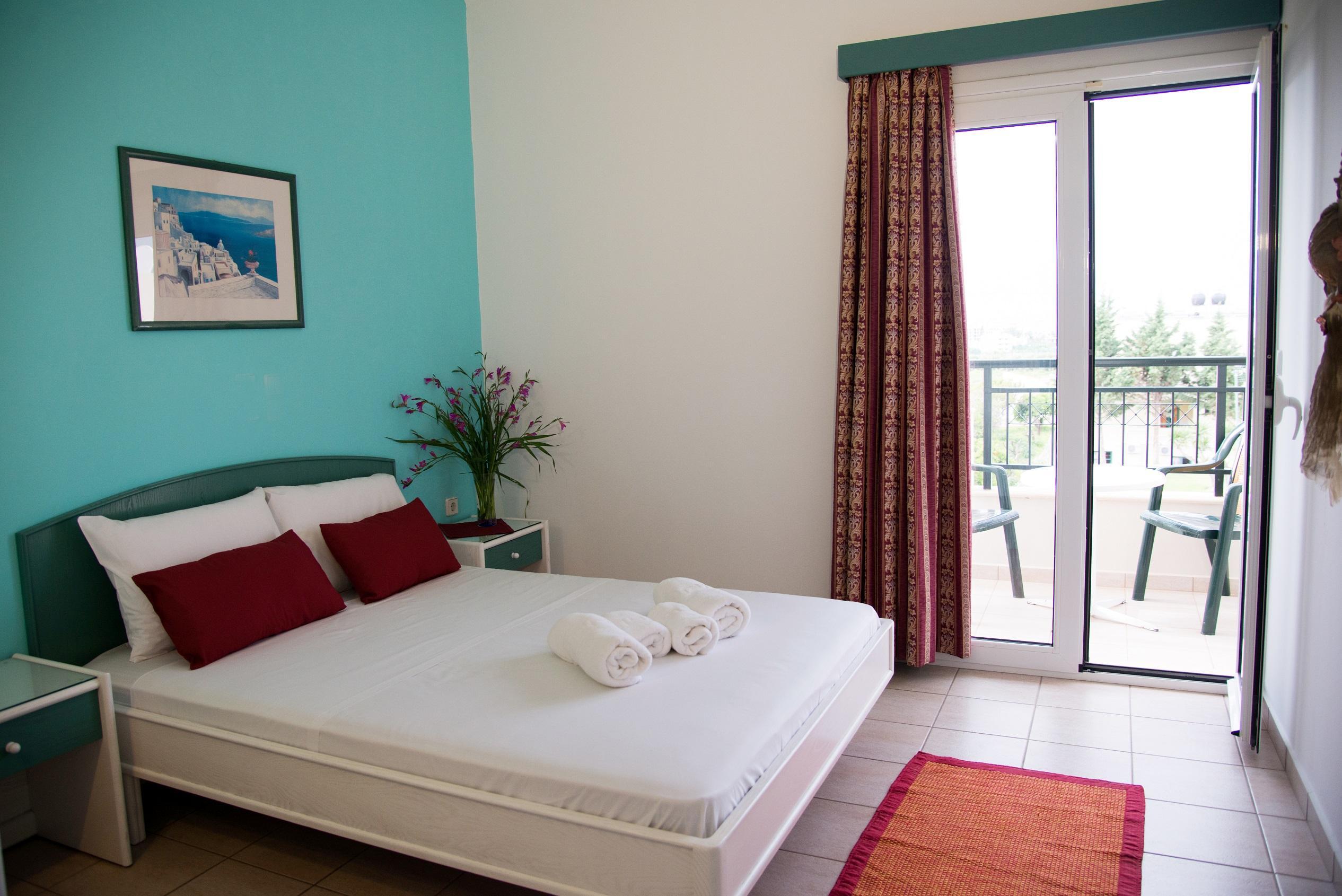 Theoni Apartments ماليا المظهر الخارجي الصورة