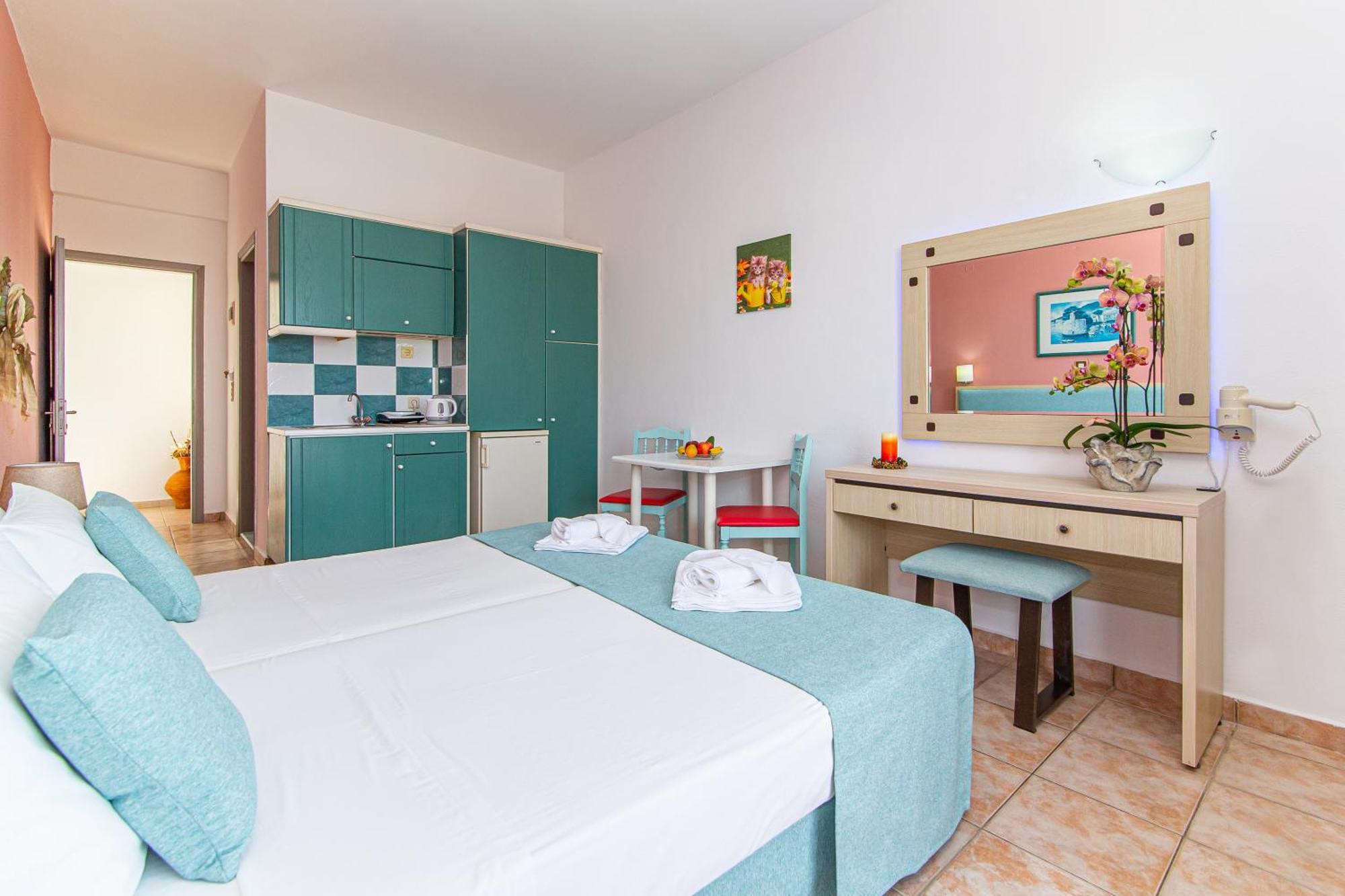 Theoni Apartments ماليا المظهر الخارجي الصورة