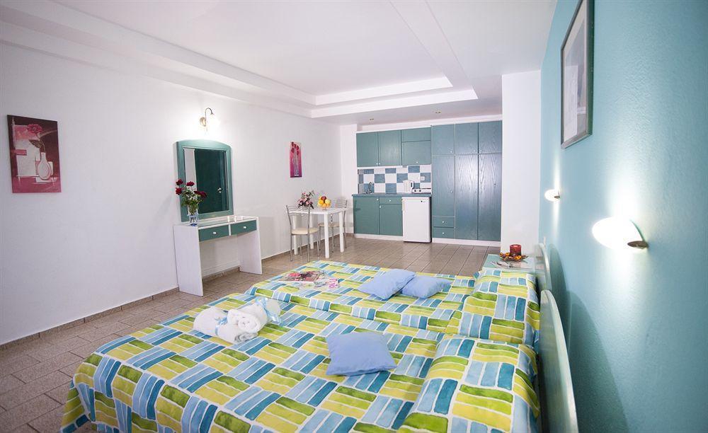 Theoni Apartments ماليا المظهر الخارجي الصورة