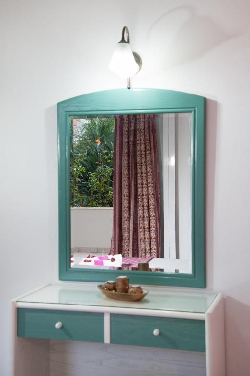 Theoni Apartments ماليا المظهر الخارجي الصورة