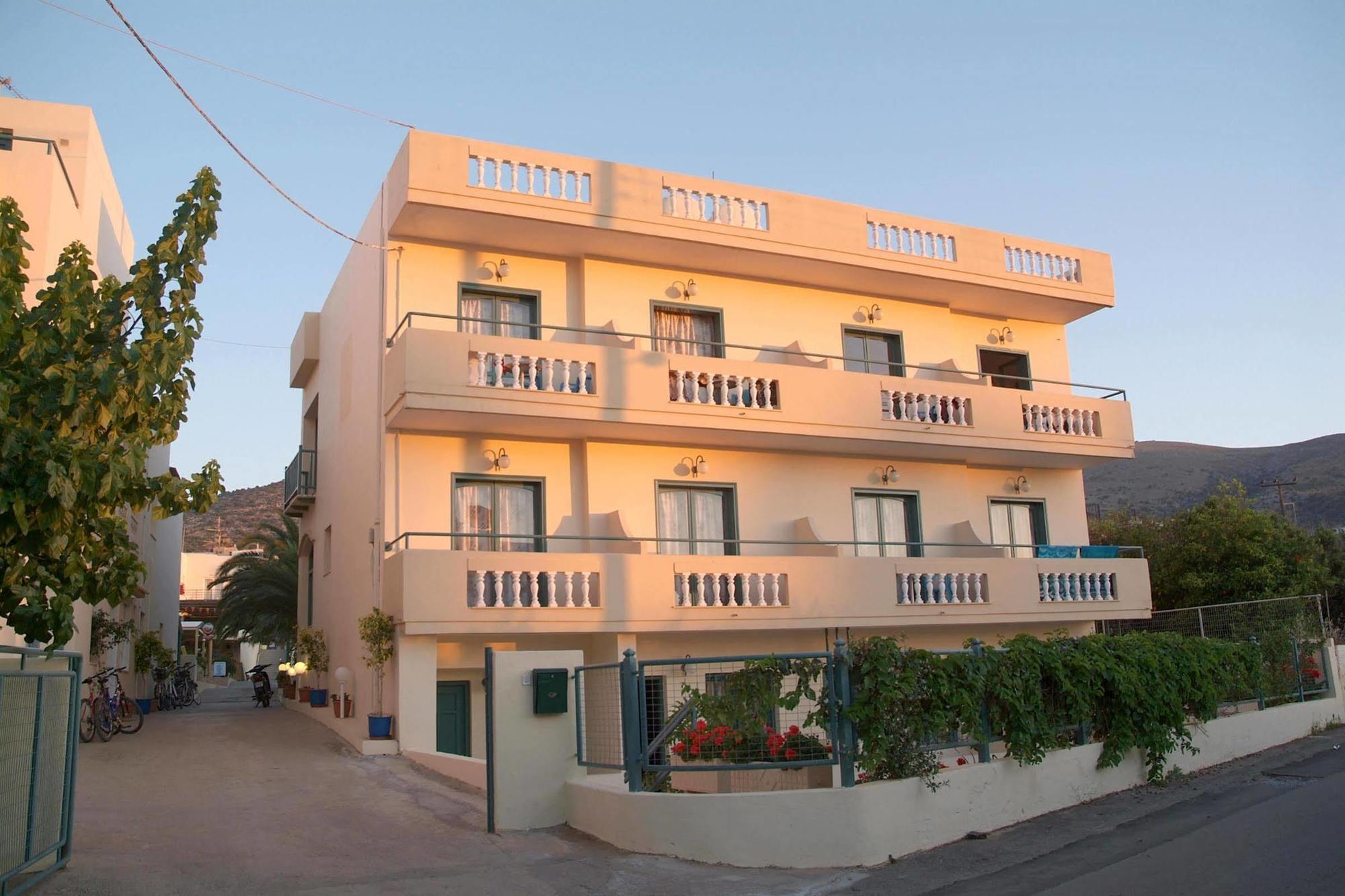 Theoni Apartments ماليا المظهر الخارجي الصورة