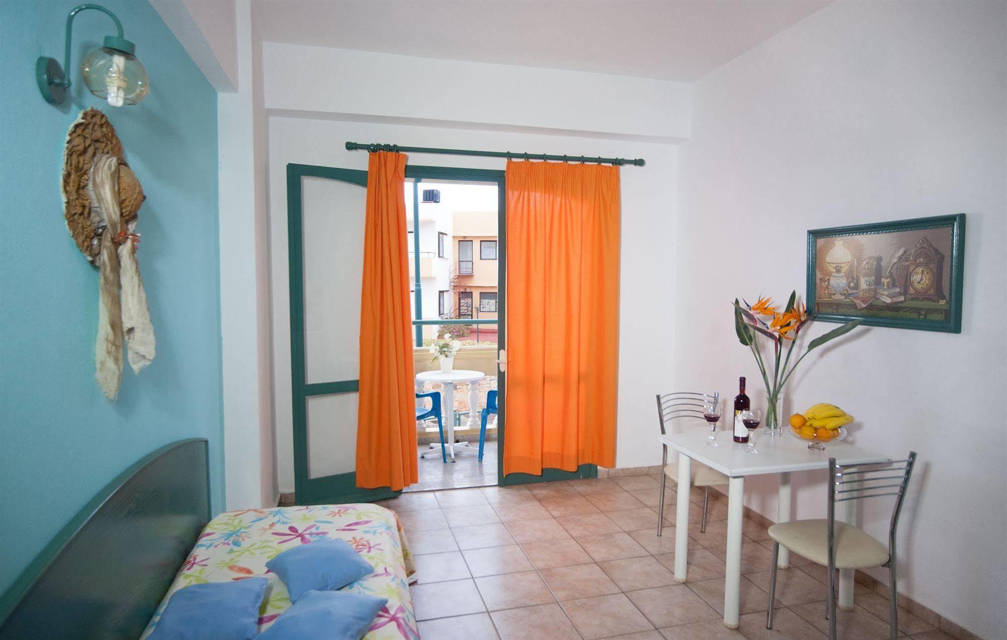 Theoni Apartments ماليا المظهر الخارجي الصورة