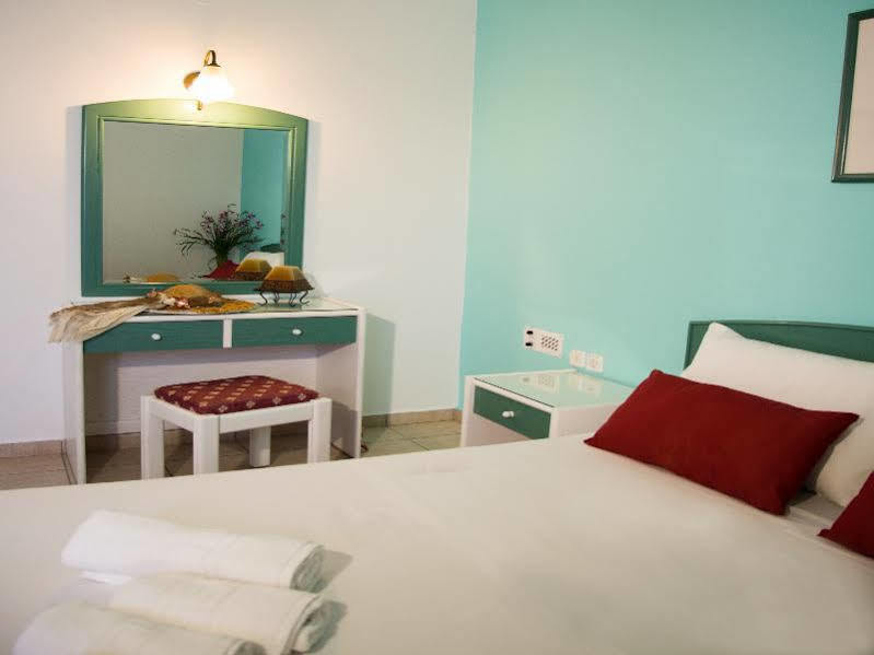 Theoni Apartments ماليا المظهر الخارجي الصورة